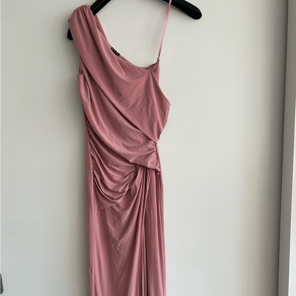 WINDSOR STORE Kaleigh Off Shoulder Dress in Mauve - Picture 5 of 6